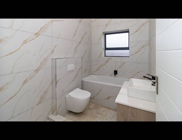 3 BEDROOM APARTMENT FOR SALE IN SANDOWN